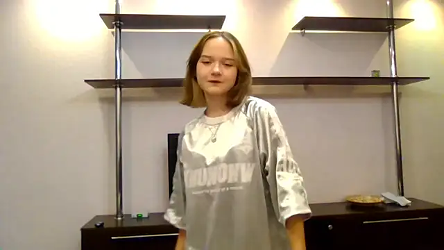 Snapshot of AlissaGerardo chatting on 5, 11, 2025 AlissaGerardo online show from 5, 11, 2025