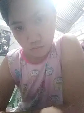 Snapshot of JuicyKittie20 chatting on 8, 11, 2025 JuicyKittie20 online show from 8, 11, 2025