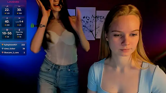 Snapshot of mia_starrr_ chatting on 4, 12, 2025 mia starrr online show from 4, 12, 2025