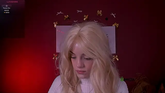 Snapshot of mia_starrr_ chatting on 20, 12, 2025 mia starrr online show from 20, 12, 2025