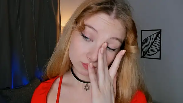 Snapshot of AeliraNox chatting on 9, 11, 2025 AeliraNox online show from 9, 11, 2025