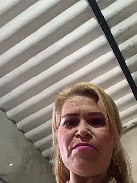 Snapshot of dirty_mother3 chatting on 16, 12, 2025 dirty mother3 online show from 16, 12, 2025