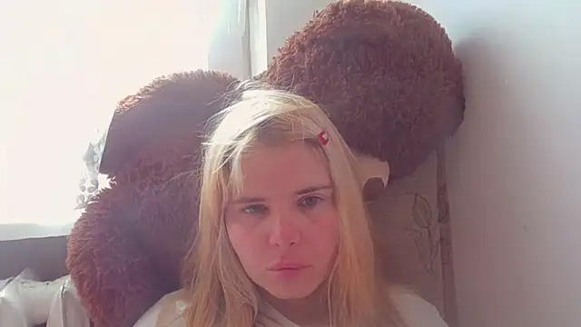 Snapshot of HornyElena chatting on 19, 6, 2026 HornyElena online show from 19, 6, 2026