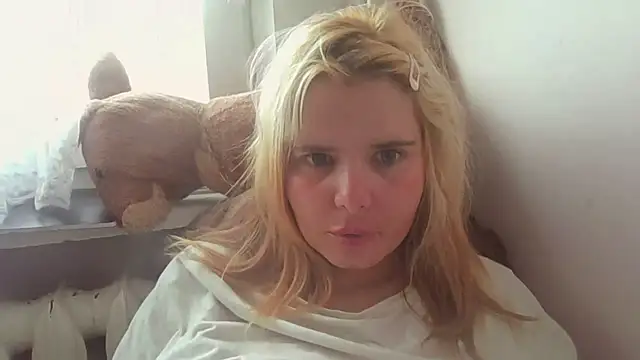 Snapshot of HornyElena chatting on 20, 6, 2026 HornyElena online show from 20, 6, 2026