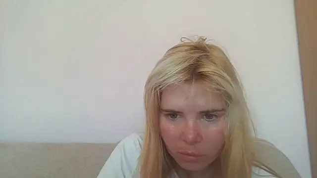 Snapshot of HornyElena chatting on 22, 6, 2026 HornyElena online show from 22, 6, 2026