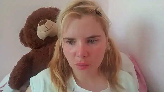 Snapshot of HornyElena chatting on 26, 6, 2026 HornyElena online show from 26, 6, 2026