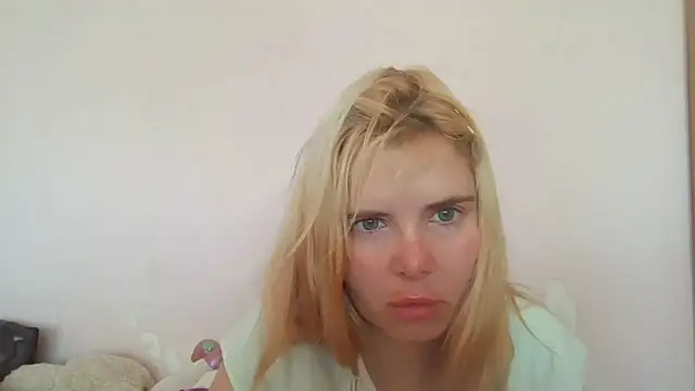 Snapshot of HornyElena chatting on 27, 6, 2026 HornyElena online show from 27, 6, 2026