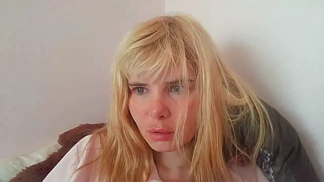 Snapshot of HornyElena chatting on 21, 7, 2026 HornyElena online show from 21, 7, 2026