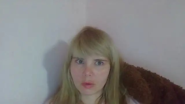 Snapshot of HornyElena chatting on 28, 7, 2026 HornyElena online show from 28, 7, 2026