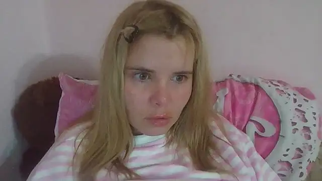 Snapshot of HornyElena chatting on 1, 8, 2026 HornyElena online show from 1, 8, 2026