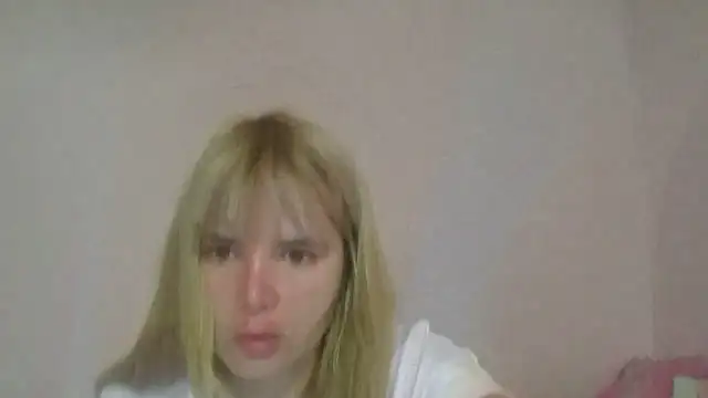 Snapshot of HornyElena chatting on 2, 8, 2026 HornyElena online show from 2, 8, 2026