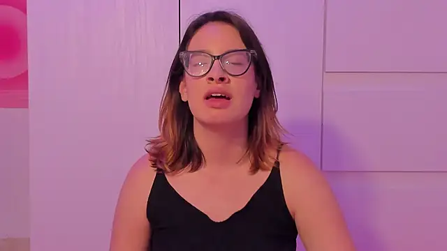 Snapshot of maddie_walton chatting on 19, 11, 2025 maddie walton online show from 19, 11, 2025