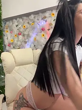 Candy T33n online show from 4, 12, 2025