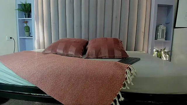 AnaVoss   online show from 24, 11, 2025