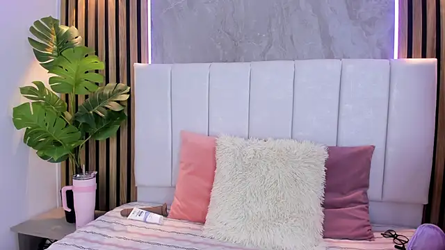 Carlotta de velour online show from 16, 12, 2025