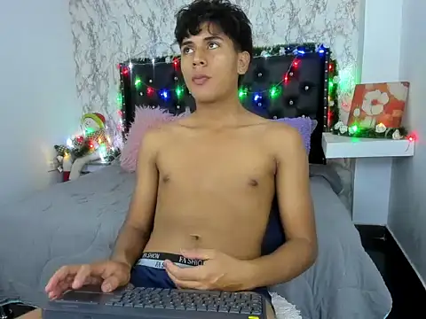 Valentino Lane online show from 19, 12, 2025