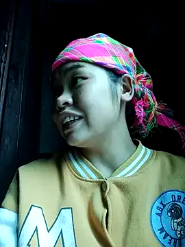 Snapshot of Mabel-122 chatting on 9, 11, 2025 Mabel-122 online show from 9, 11, 2025