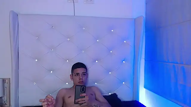 zoe kravitx online show from 12, 11, 2025