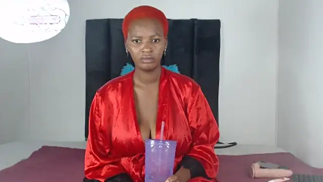 Miss-Berries online show from 3, 12, 2025