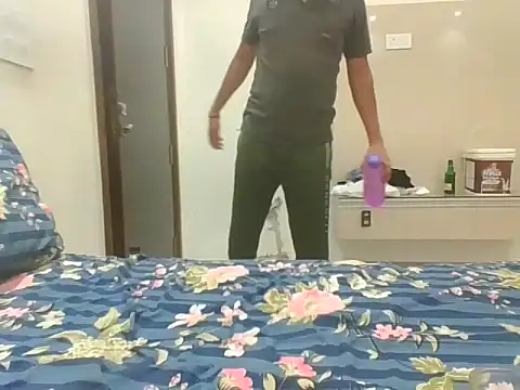 Snapshot of richiirichhh123 chatting on 8, 11, 2025 richiirichhh123 online show from 8, 11, 2025