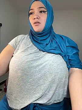 Snapshot of sweetmuslim01 chatting on 7, 1, 2025 sweetmuslim01 online show from 7, 1, 2025