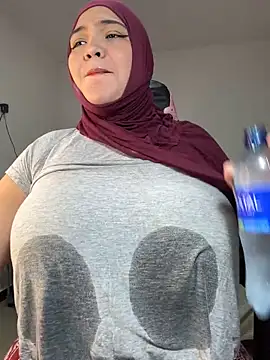 Snapshot of sweetmuslim01 chatting on 22, 1, 2025 sweetmuslim01 online show from 22, 1, 2025