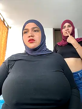 Snapshot of sweetmuslim01 chatting on 26, 9, 2025 sweetmuslim01 online show from 26, 9, 2025