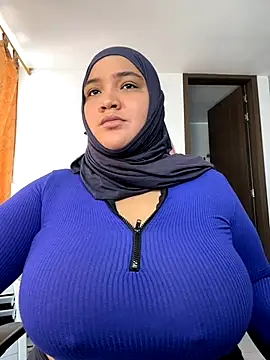 Snapshot of sweetmuslim01 chatting on 4, 10, 2025 sweetmuslim01 online show from 4, 10, 2025