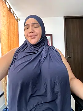 Snapshot of sweetmuslim01 chatting on 13, 11, 2025 sweetmuslim01 online show from 13, 11, 2025