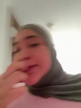 Snapshot of sweetmuslim01 chatting on 6, 5, 2026 sweetmuslim01 online show from 6, 5, 2026