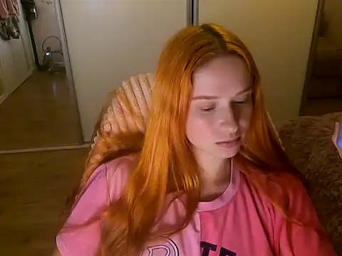 Snapshot of RedheadFairy chatting on 7, 11, 2025 RedheadFairy online show from 7, 11, 2025