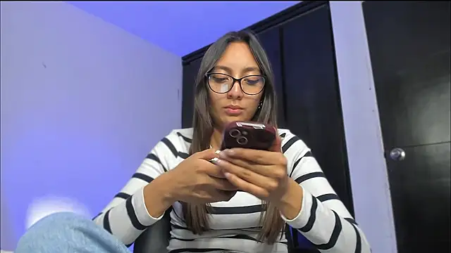 LilyGarcia online show from 12, 11, 2025