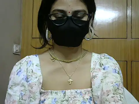 Snapshot of Fairy_Pie chatting on 6, 4, 2026 Fairy Pie online show from 6, 4, 2026