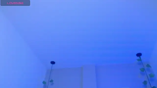 Snapshot of Ahri_roux_1 chatting on 11, 11, 2025 Ahri roux 1 online show from 11, 11, 2025