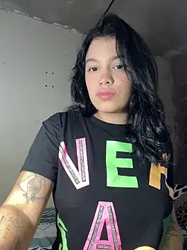 Snapshot of Sara_Cxx chatting on 11, 11, 2025 Sara Cxx online show from 11, 11, 2025