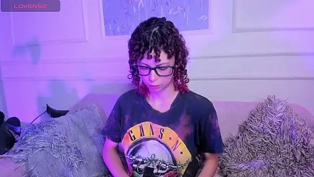 AliceMadnes online show from 11, 2, 2026