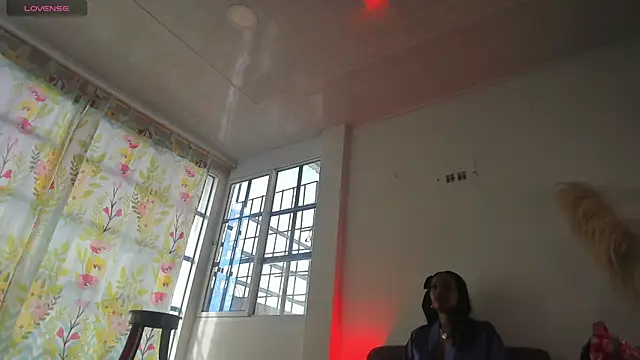 Camile Queen online show from 10, 11, 2025