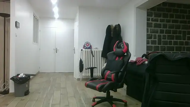 Snapshot of samia42 chatting on 16, 11, 2025 samia42 online show from 16, 11, 2025