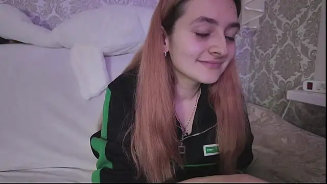 SweetLiaison online show from 11, 11, 2025