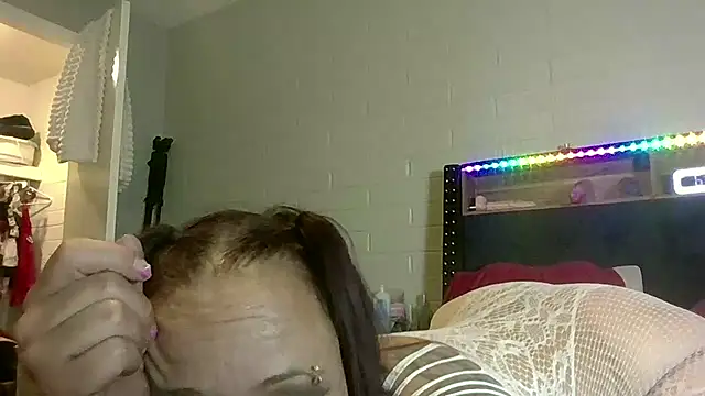 nikkibae33 online show from 17, 6, 2026