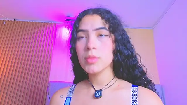 Snapshot of paulina__rose chatting on 13, 3, 2026 paulina rose online show from 13, 3, 2026