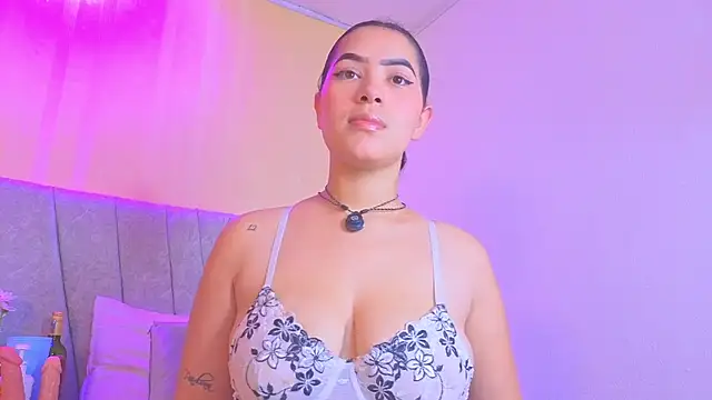 Snapshot of paulina__rose chatting on 14, 3, 2026 paulina rose online show from 14, 3, 2026