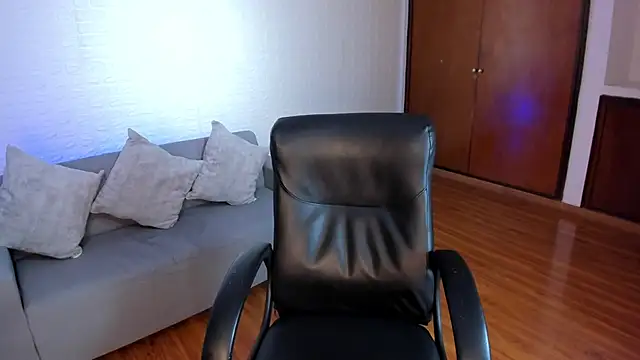 Saara Corraless online show from 29, 11, 2025