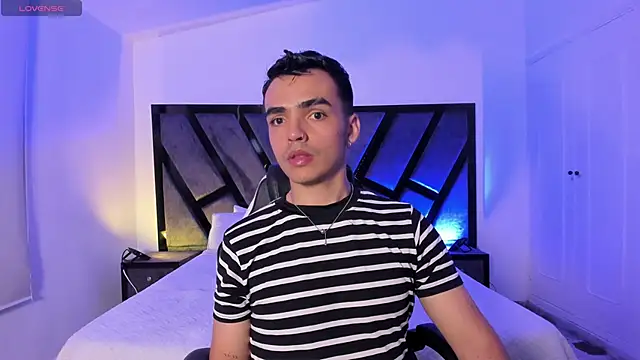 Snapshot of NicoKingg_ chatting on 14, 12, 2025 NicoKingg online show from 14, 12, 2025