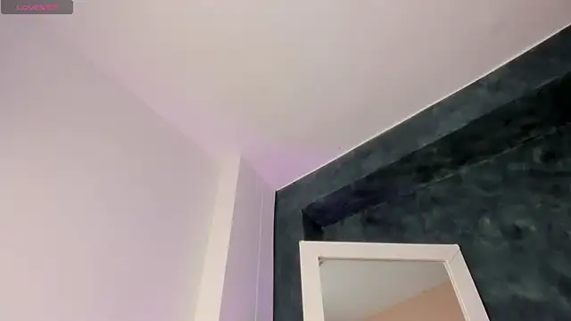 BellaRooux online show from 5, 1, 2026