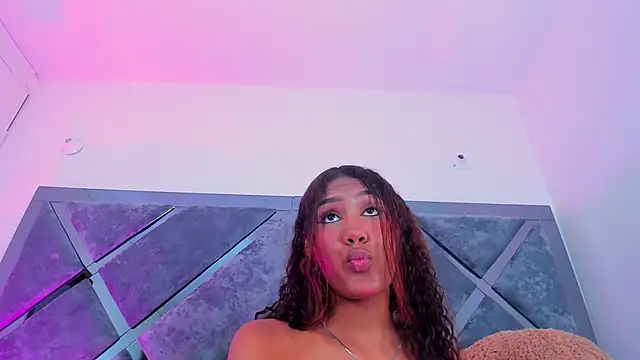 Snapshot of luciagray1 chatting on 16, 11, 2025 luciagray1 online show from 16, 11, 2025