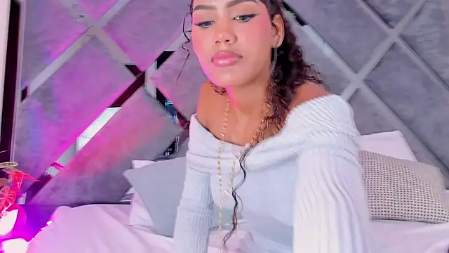 Snapshot of luciagray1 chatting on 20, 12, 2025 luciagray1 online show from 20, 12, 2025