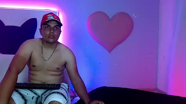 Snapshot of Insane_couplee_ chatting on 8, 11, 2025 Insane couplee online show from 8, 11, 2025