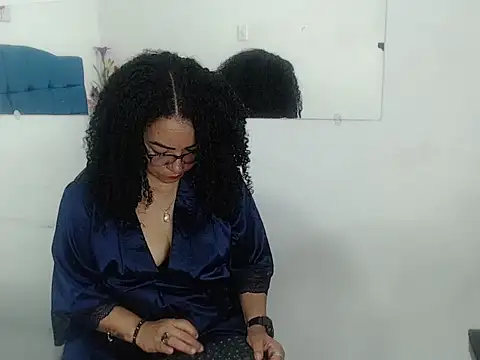 Karolayn Giles online show from 13, 11, 2025