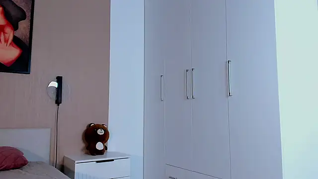 Snapshot of AyaLune chatting on 9, 11, 2025 AyaLune online show from 9, 11, 2025